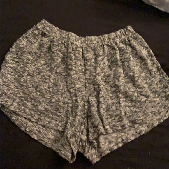 brandy melville one size fits all shorts